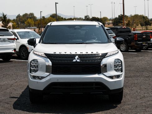 Used 2024 Mitsubishi Outlander SE Black Edition AWD/4WD image 2