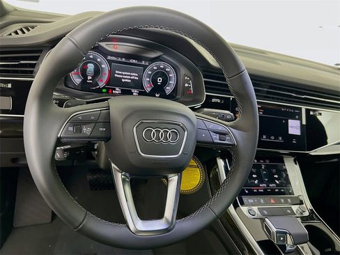 New 2025 Audi Q8 Premium image 12