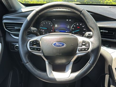 Certified 2022 Ford Explorer XLT w/ Equipment Group 202A AWD/4WD image 20