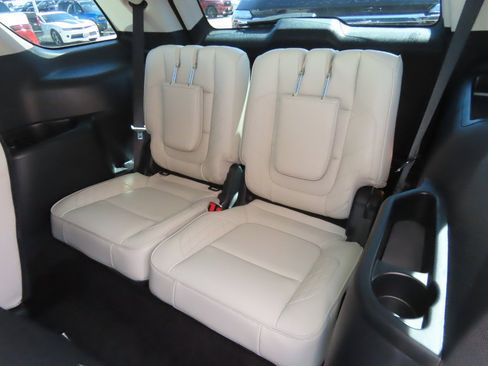 Used 2018 Ford Explorer Platinum AWD/4WD image 22