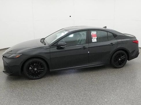 New 2026 Toyota Camry SE image 2