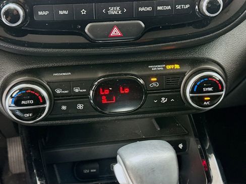 Used 2022 Kia Soul Turbo FWD image 16