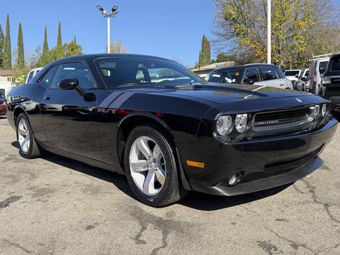 Used 2009 Dodge Challenger R/T w/ Sound Group image 1