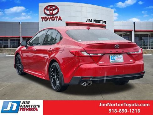 Used 2025 Toyota Camry SE w/ Convenience Package FWD image 8