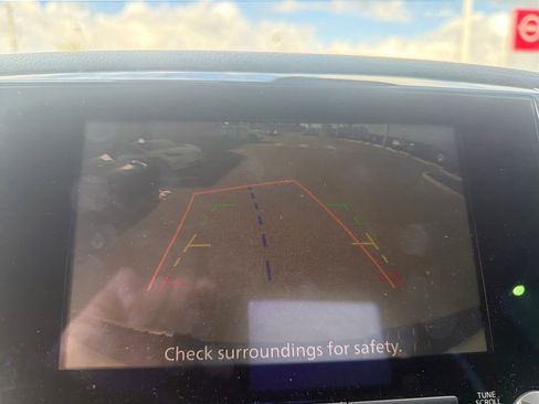 Certified 2024 Nissan Titan SV w/ SV Convenience Package image 35