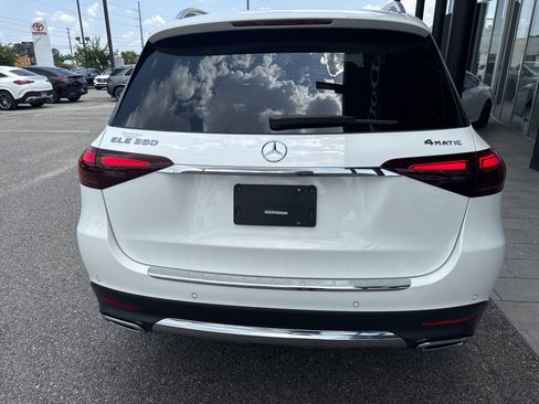 Used 2025 Mercedes-Benz GLE 350 4MATIC image 3