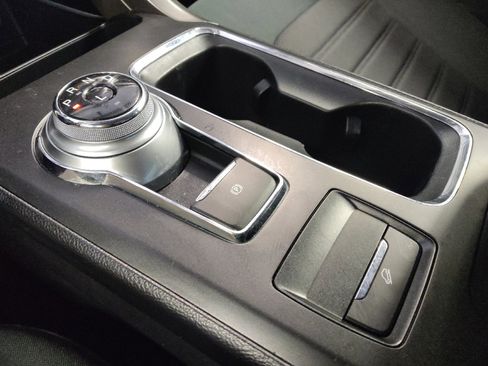 Used 2019 Ford Fusion SE FWD image 26
