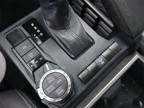 Used 2024 Toyota Tacoma TRD Off-Road image 31