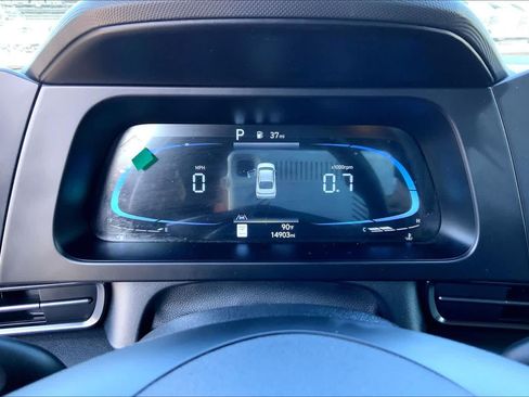 Used 2025 Hyundai Elantra Sport FWD image 21