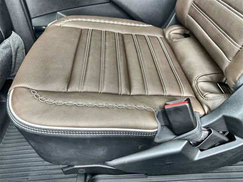 New 2026 GMC Acadia Denali Ultimate w/ LPO, Floor Liner Package image 17