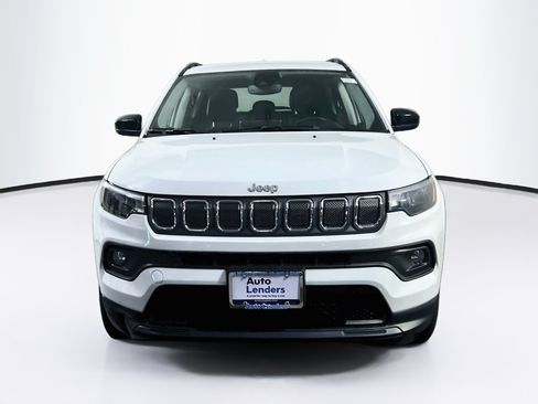 Used 2022 Jeep Compass Latitude w/ Convenience Group AWD/4WD image 2