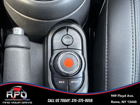 Used 2019 MINI Cooper S w/ Signature Upholstery Package FWD image 23