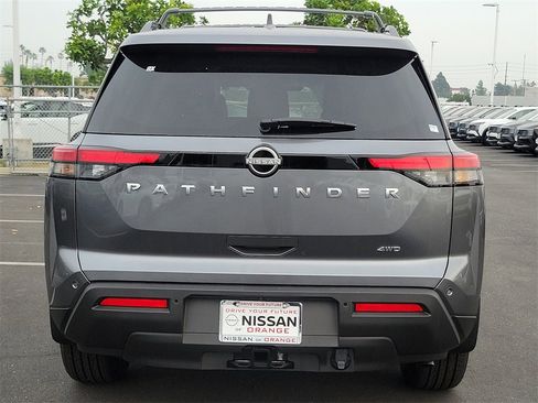 New 2025 Nissan Pathfinder SV w/ SV Premium Package image 20