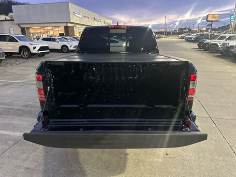 Used 2024 Nissan Frontier PRO-4X w/ Technology Package image 9