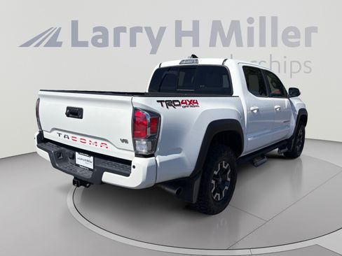 Used 2021 Toyota Tacoma TRD Off-Road w/ Technology Package AWD/4WD image 5