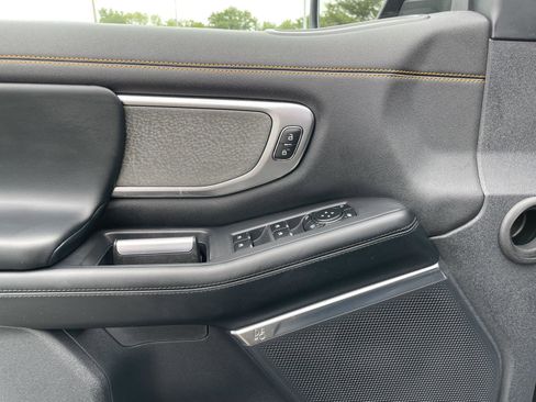 Used 2025 Ford Expedition Tremor AWD/4WD image 10