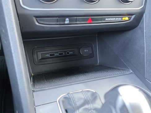 Used 2020 Volkswagen Atlas Cross Sport SE w/ Panoramic Sunroof Package image 21