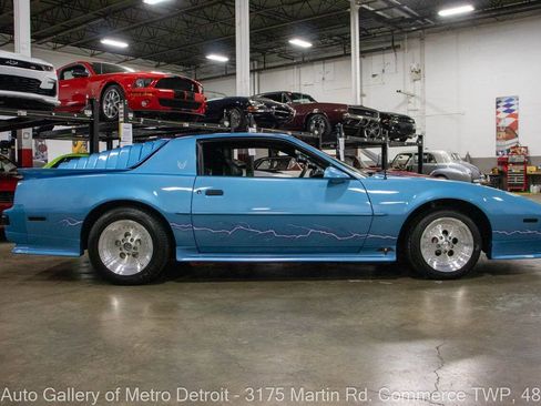 Used 1988 Pontiac Firebird Formula image 8