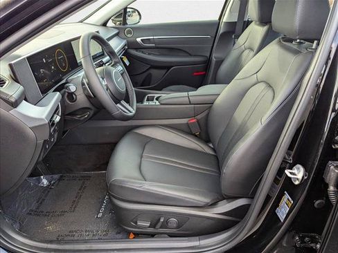 Used 2025 Hyundai Sonata Limited FWD image 4