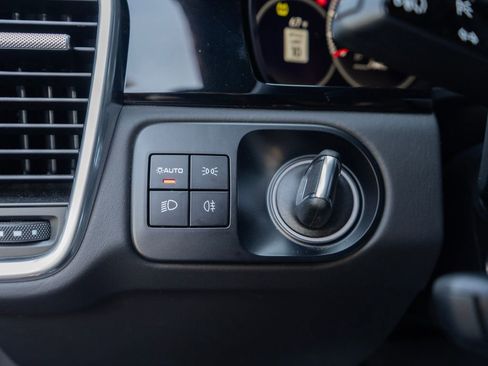 Used 2023 Porsche Cayenne Turbo image 19