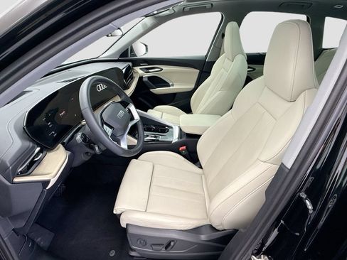 Certified 2025 Audi Q5 Premium w/ Premium Plus AWD/4WD image 18