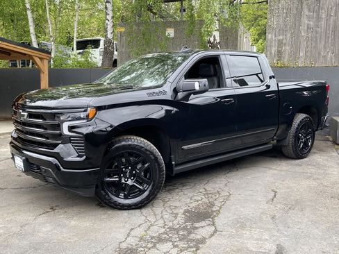 Used 2025 Chevrolet Silverado 1500 High Country w/ Midnight Edition AWD/4WD image 1