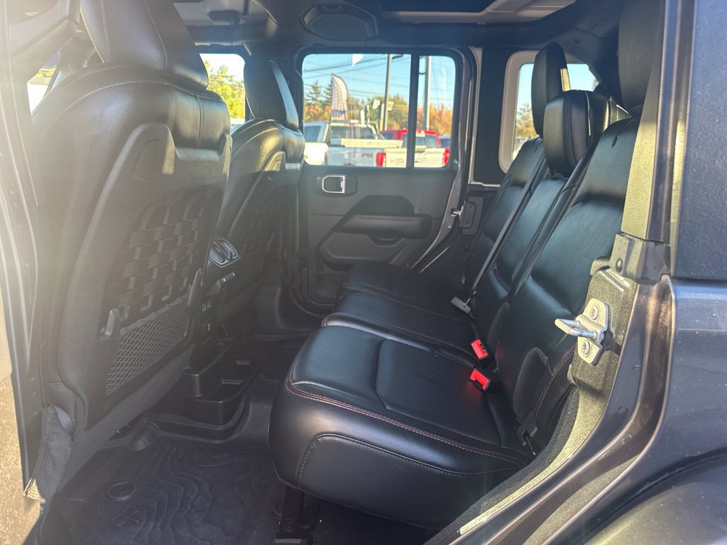 Used 2018 Jeep Wrangler Unlimited Rubicon w/ LED Lighting Group AWD/4WD image 36