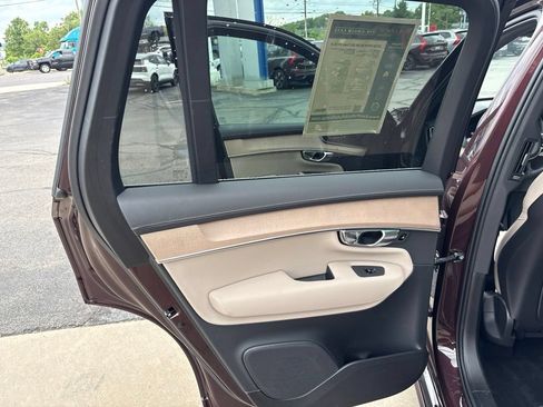 Certified 2025 Volvo XC90 B5 Core w/ Climate Package AWD/4WD image 30