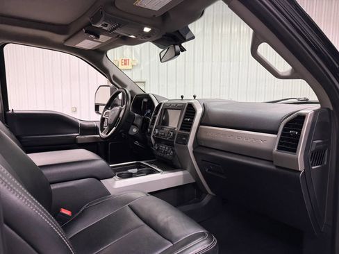 Used 2021 Ford F350 Lariat image 14