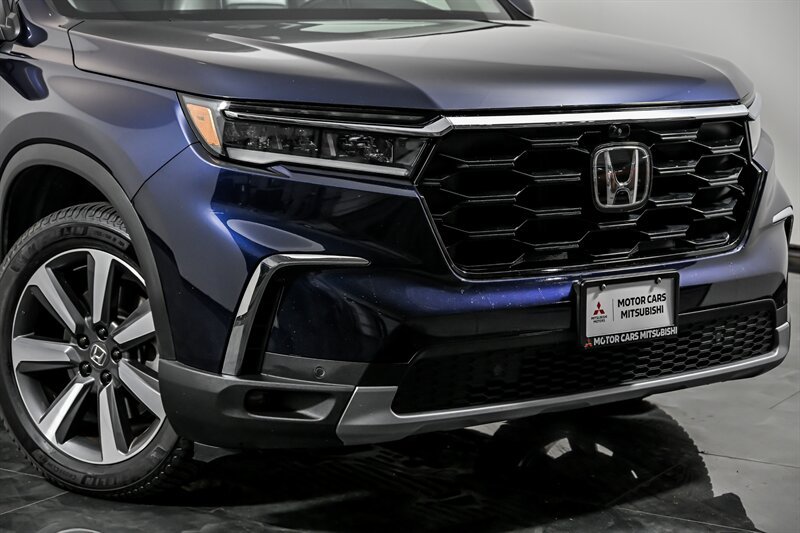 Used 2023 Honda Pilot Elite image 2