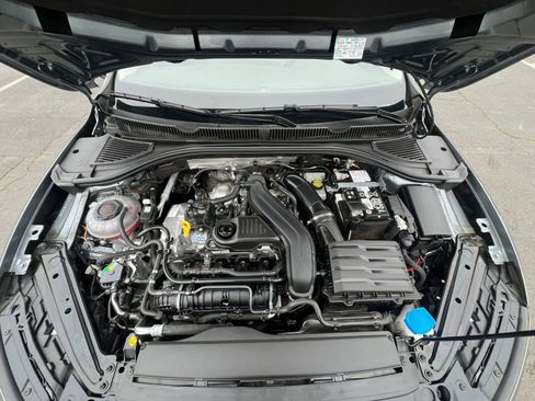 Used 2025 Volkswagen Jetta SE image 32