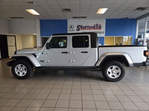 Used 2022 Jeep Gladiator Sport AWD/4WD image 5
