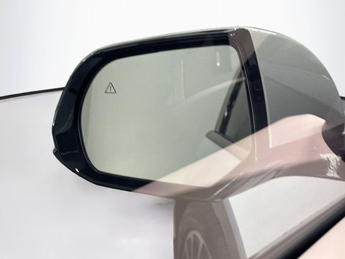 Used 2024 Hyundai Ioniq 5 Limited AWD/4WD image 16