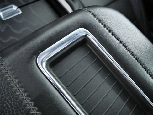 Used 2021 GMC Yukon XL Denali w/ LPO, Illumination Package image 24