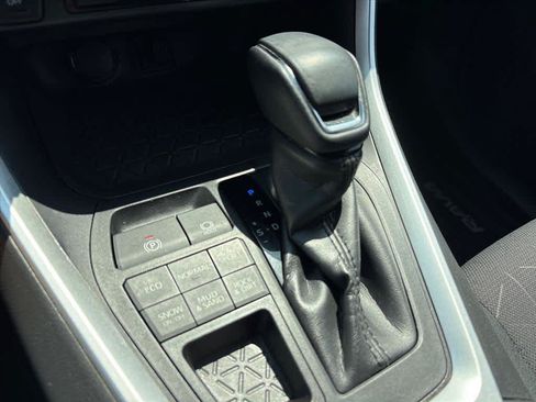 Used 2019 Toyota RAV4 XLE w/ Convenience Package AWD/4WD image 19