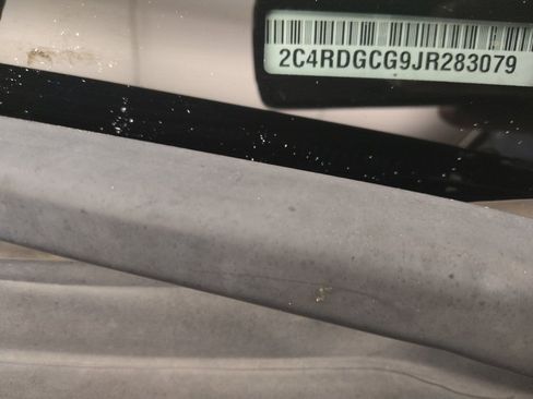 Used 2018 Dodge Grand Caravan SXT FWD image 33