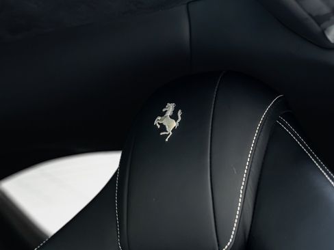 Used 2019 Ferrari 812 Superfast RWD image 40