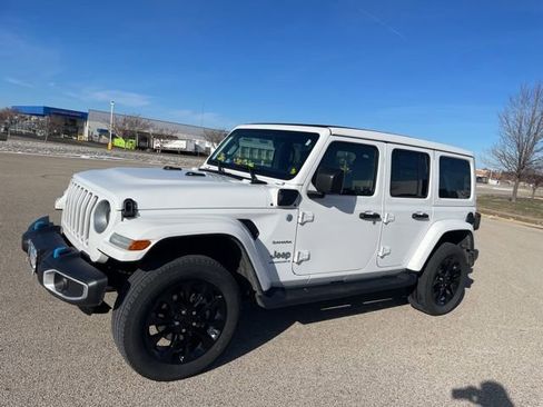 Used 2023 Jeep Wrangler Unlimited Sahara w/ Cold Weather Group image 6