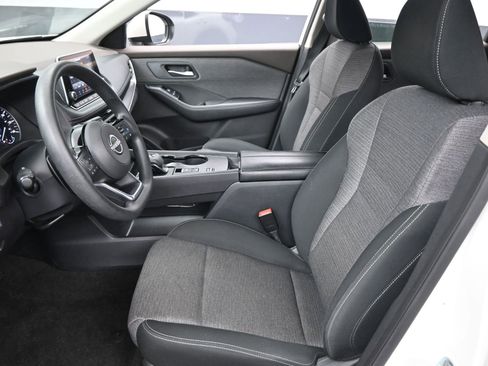 Used 2023 Nissan Rogue SV image 9