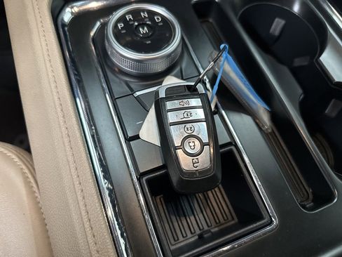 Used 2023 Ford Expedition Max XLT image 43