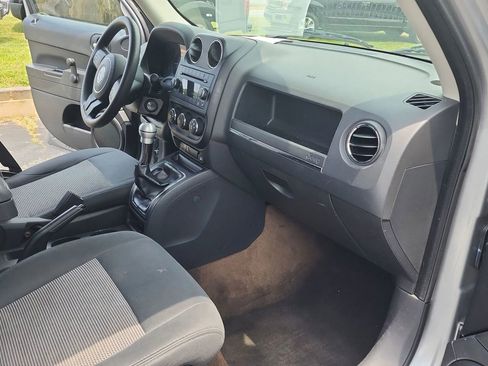 Used 2014 Jeep Patriot Sport image 14