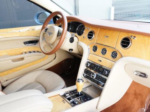 Used 2012 Bentley Mulsanne RWD image 59