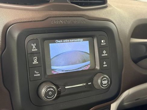 Used 2015 Jeep Renegade Latitude FWD image 23
