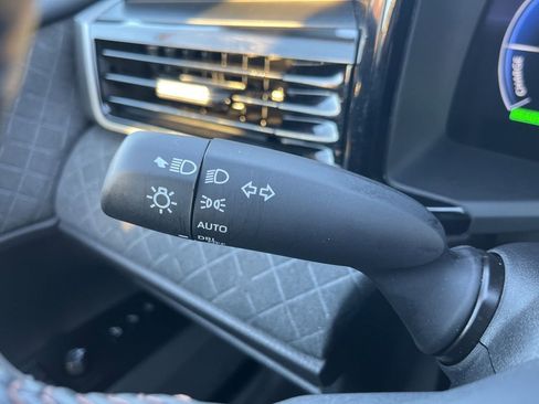 Used 2025 Toyota Camry XLE image 62