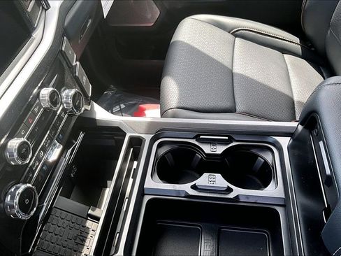 New 2026 Ford F250 Lariat w/ Black Appearance Package AWD/4WD image 8