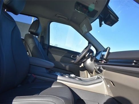 New 2026 Kia Carnival EX image 13