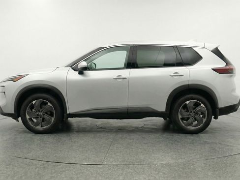 Used 2025 Nissan Rogue SV image 5