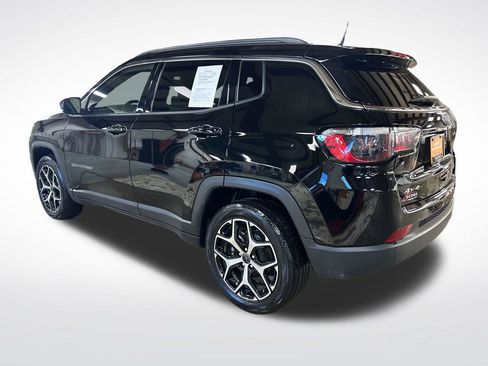 Certified 2025 Jeep Compass Limited AWD/4WD image 3
