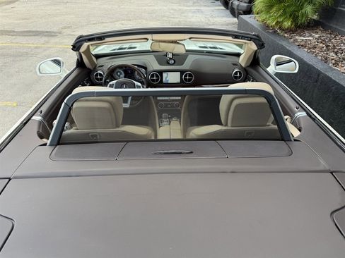 Used 2015 Mercedes-Benz SL 550 w/ Driver Assistance Package image 23