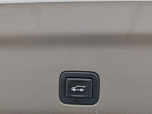 Used 2021 GMC Yukon Denali w/ Denali Premium Package image 19